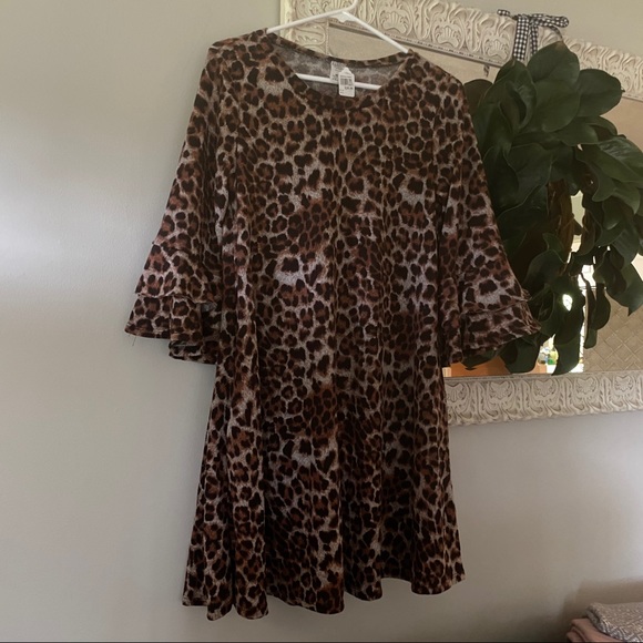 Tops - NWT Adorable Ruffle Sleeve Leopard Tunic